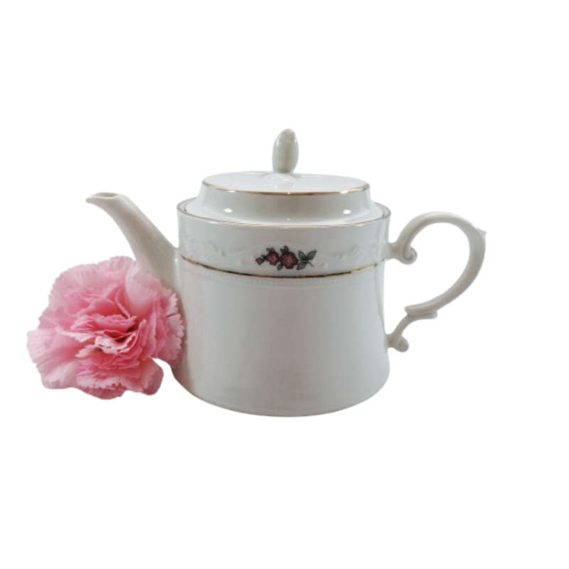 Huguenot Royal Beautiful Porcelain Tea Pot