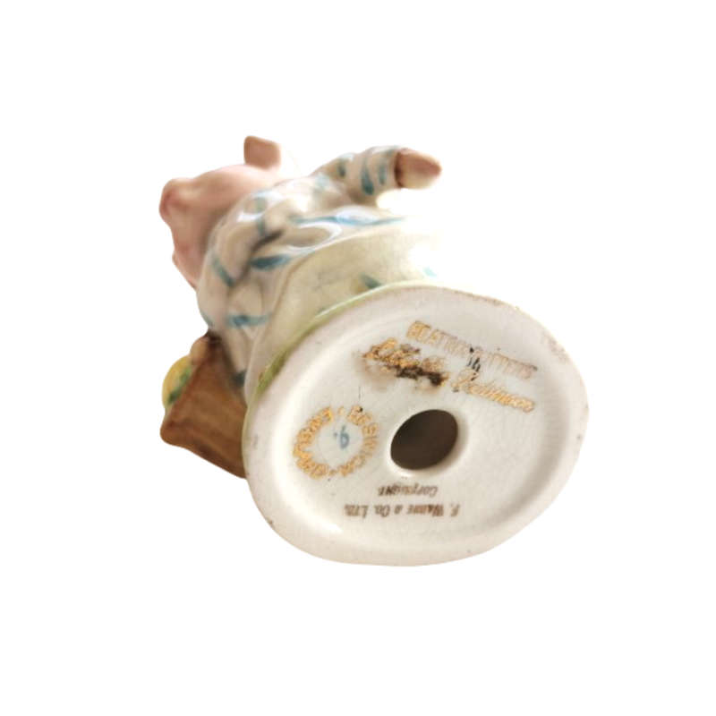 Beswick - Beatrix Potter - ` Little Pig Robinson ` GOLD 1104/1