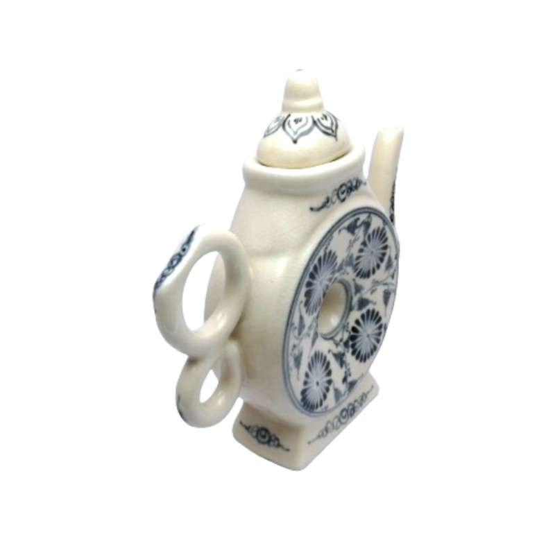 Chinesedoughnut  tea pot. Lovely Blue & White floral design