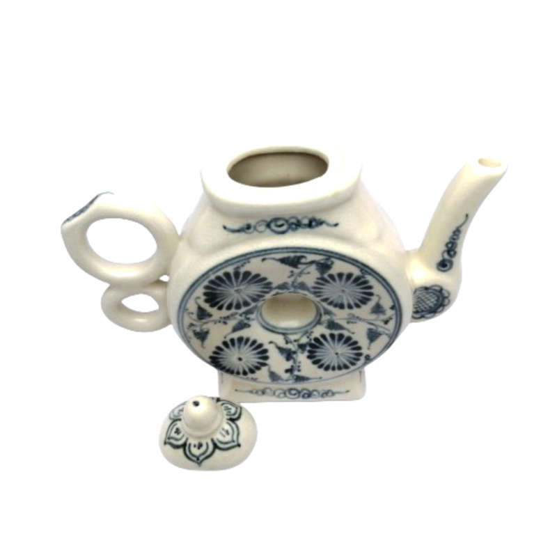 Chinesedoughnut  tea pot. Lovely Blue & White floral design