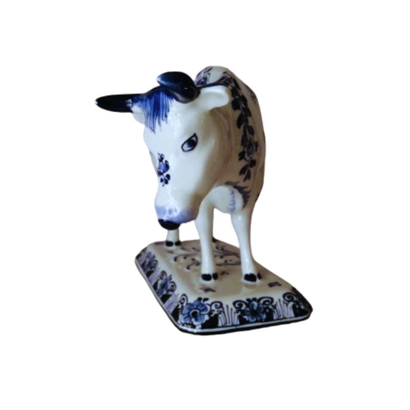 De Porcrleyne Fles Royal Delft Blue and White Right facing Bull Cow c.1959