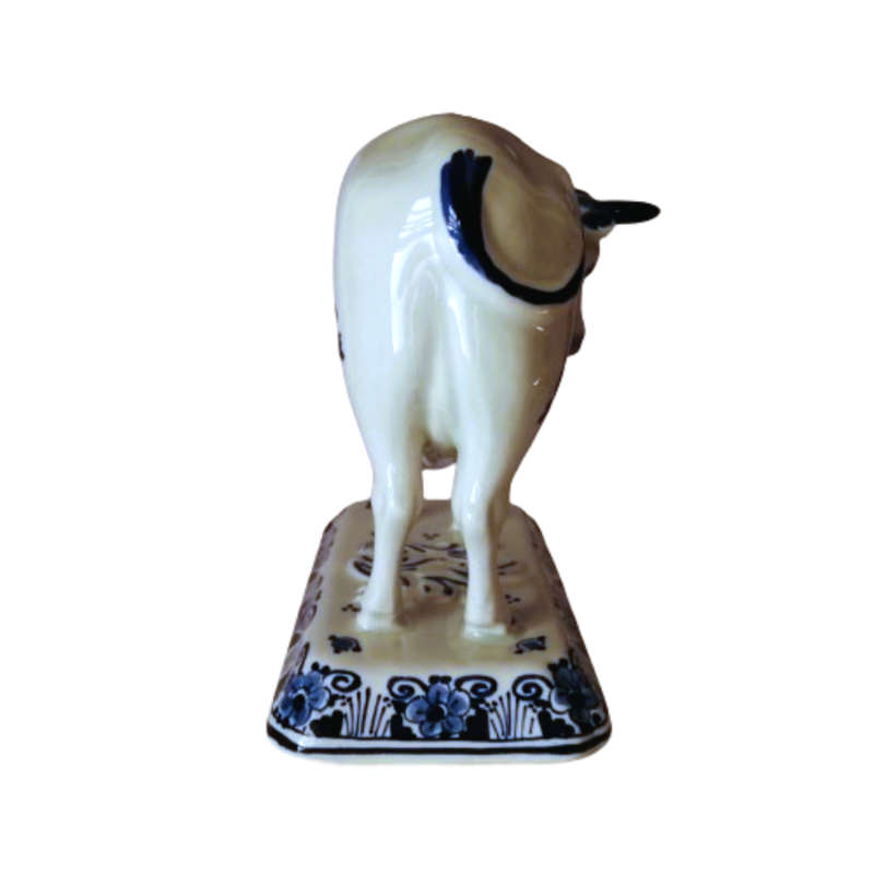 De Porcrleyne Fles Royal Delft Blue and White Right facing Bull Cow c.1959