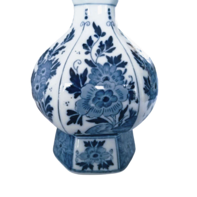 A pair of early 20th century Mosa Maastricht delft blue and white vases
