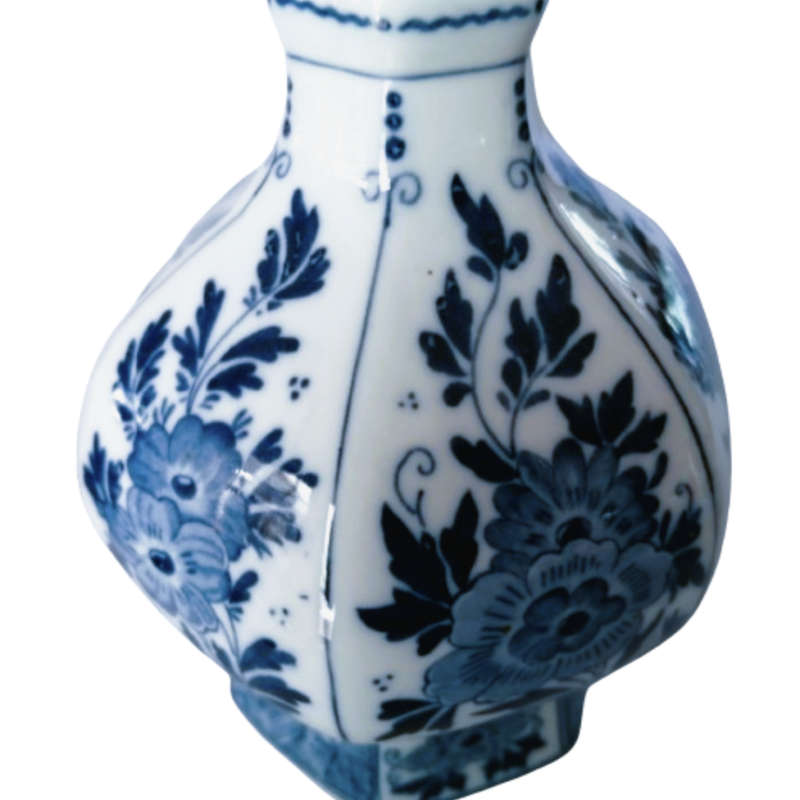 A pair of early 20th century Mosa Maastricht delft blue and white vases