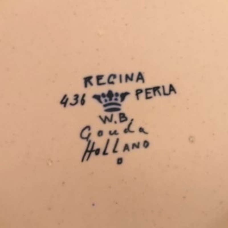 Gouda Large Regina Perla Royal Zuid-Holland 436 c.1925