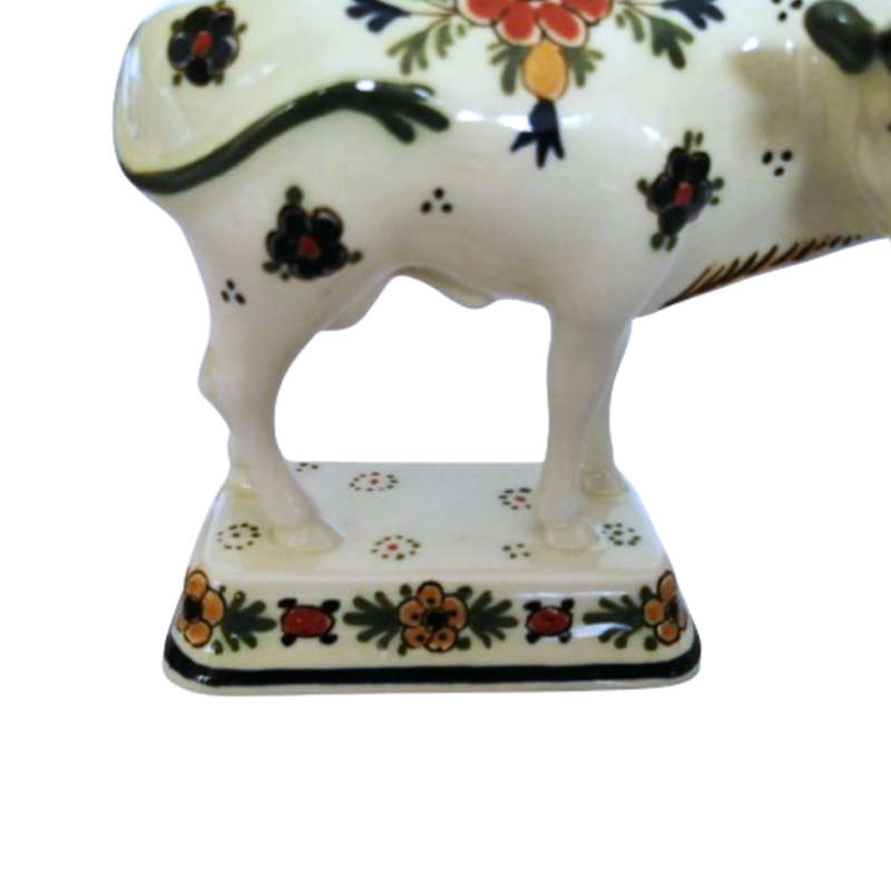 De Porcrleyne Fles Royal Delft Polychrome Right facing Bull Cow