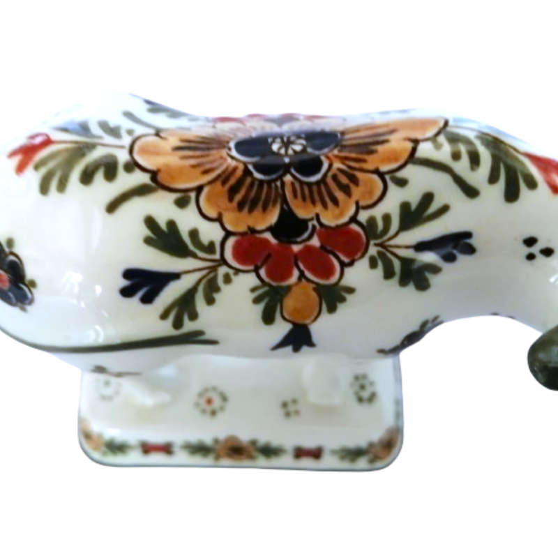 De Porcrleyne Fles Royal Delft Polychrome Right facing Bull Cow
