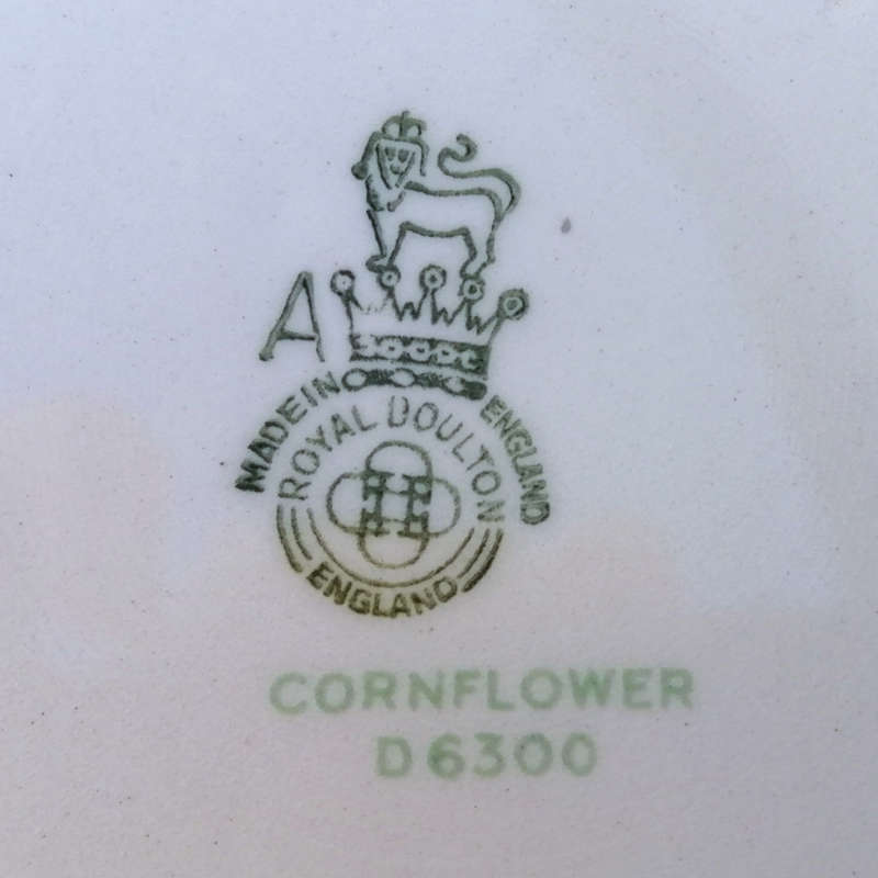 Royal Doulton 1940`s Cornflower D6300 Lidded Serving Dish