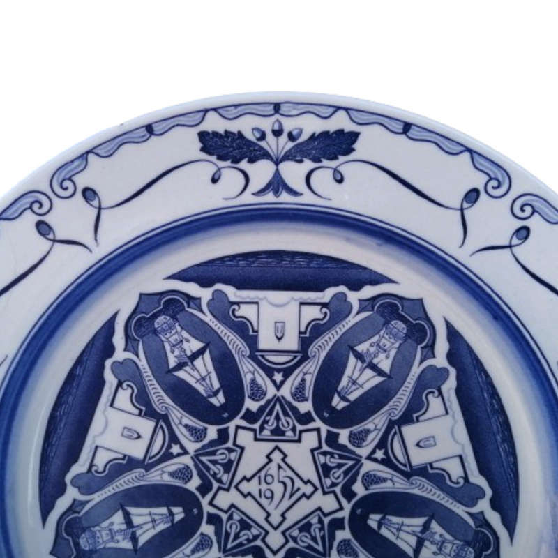 Rare 1952 Gouda PZH Jan Van Riebeeck Festival commemorative wall plate design by WH Coetzer