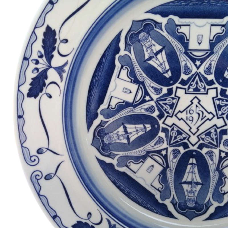 Rare 1952 Gouda PZH Jan Van Riebeeck Festival commemorative wall plate design by WH Coetzer
