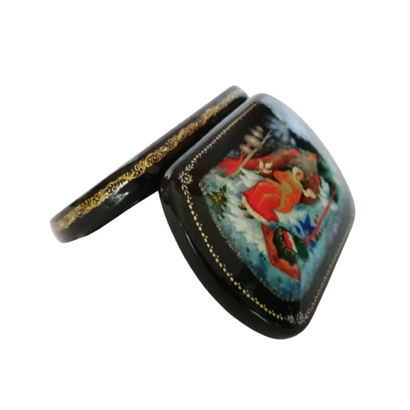 Russian Black lacquer Paper mache Trinket box Signed