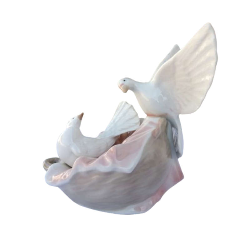 Tengra Figurine Sculptur white doves in pink nest Spain