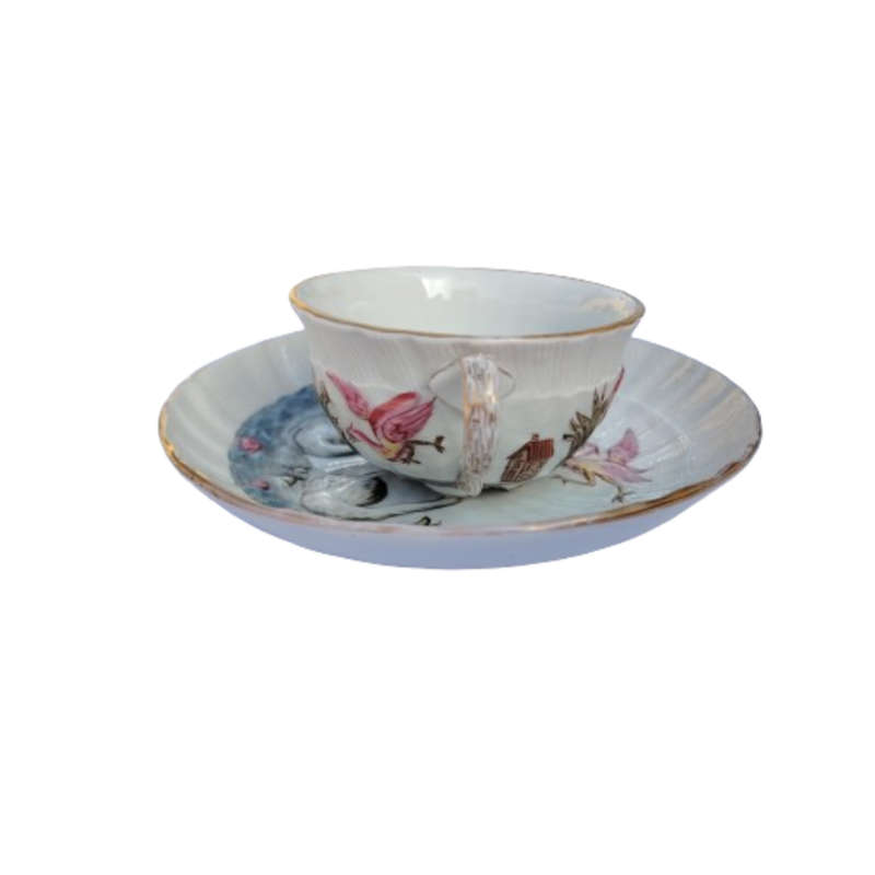 Dresden exquisite set features a pair of courting swans