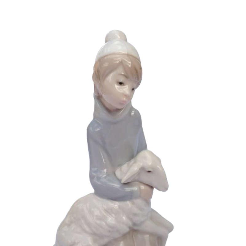 Lladro Shepherd with Lamb #4676 Retired 2001