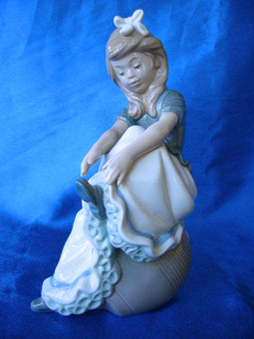 Lladro / NAO Figure - Girls Sat on a Ball
