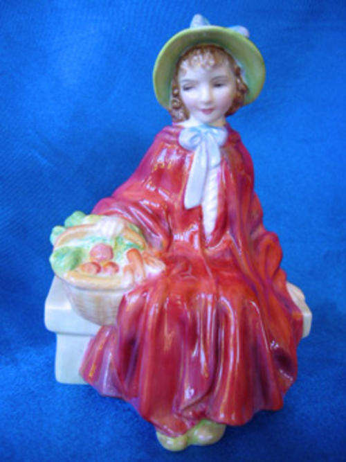 WONDERFUL ROYAL DOULTON FIGURE " LINDA " HN2106