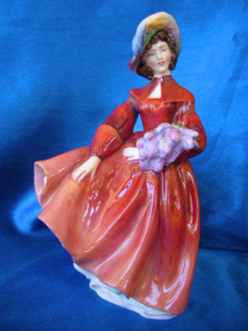 ROYAL DOULTON FIGURE " LILAC TIME " HN 2137 BY M. DAVIES