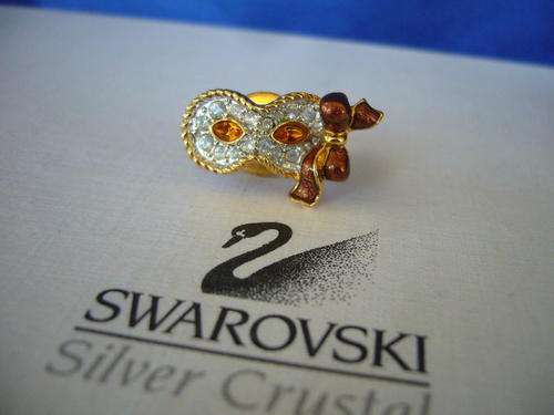 SWAROVSKI crystal MASQUERADE MASK Pin Brooch. 18k Gold plated