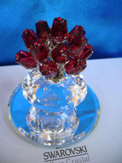 BEAUTIFUL SWAROVSKI CRYSTAL JUBILEE VASE OF ROSES 2002