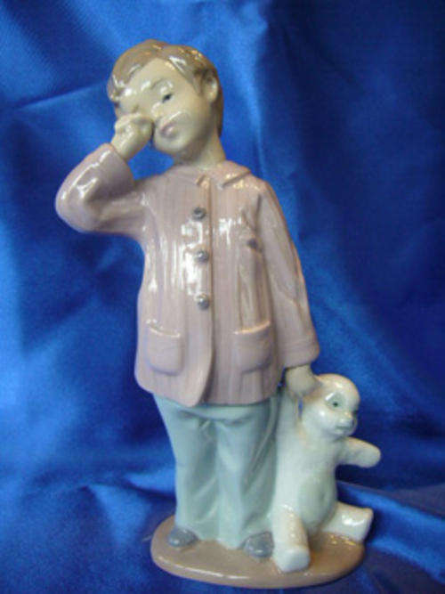 Nao by Llardro `Sleepyhead` Boy with Teddy Figurine 1139