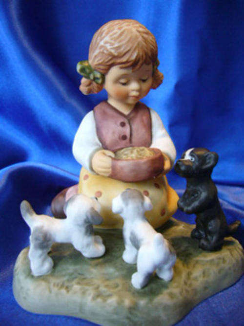 2000 HUMMEL BOWLFUL OF LOVE # BH147 GOEBEL THAILAND BERTA HUMMEL