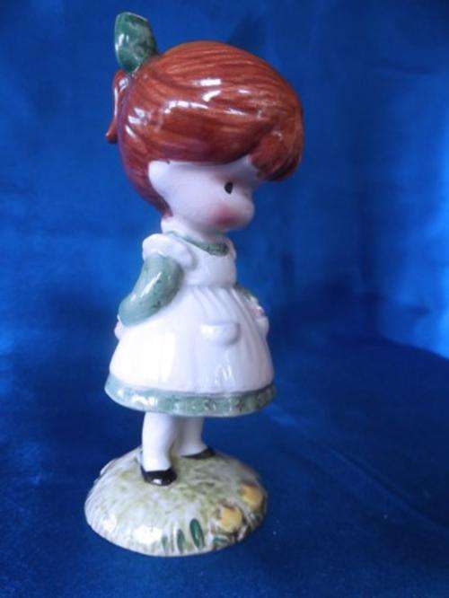 BESWICK Joan Walsh ANGLUND GIRL "2293" Little Girl With Doll