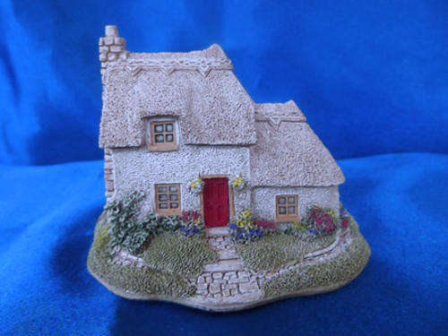 Miniature House - Lilliput Lane Pussy Willow *