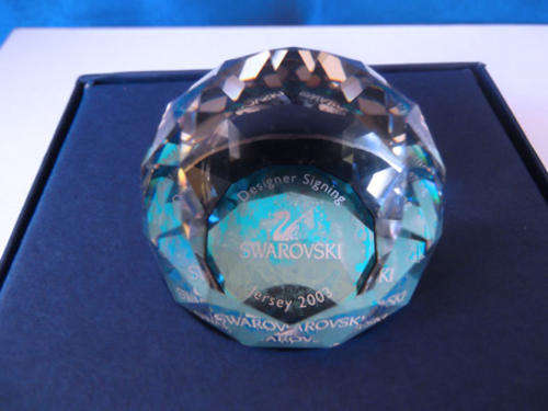SWAROVSKI CRYSTAL PAPERWEIGHT JERSEY 2003 *