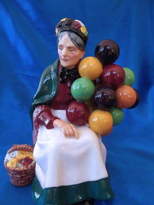 ROYAL DOULTON FIGURINE THE OLD BALLOON SELLER HN 2343 HN1315
