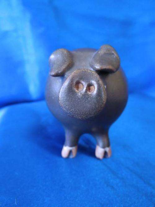 Very Cute Potbelly Pottery Pig