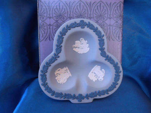 Vintage Wedgewood Jasper Blue Two Tone Clover Dish