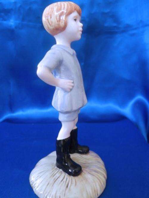 Winnie the Pooh by Royal Doulton - Disney " Christopher Robin " *