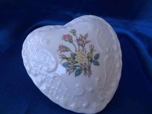 Coalport Rose Garden Bone China Heart trinket Box