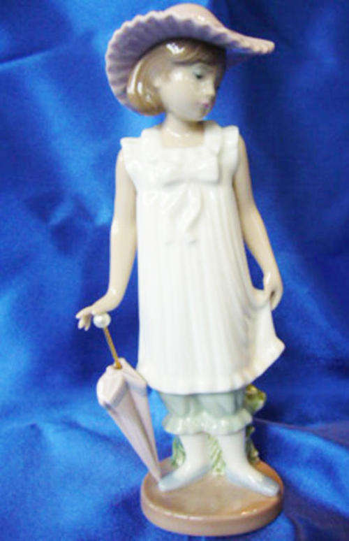 Nao by Lladro Figurine `April Shower` Girl with umbrella