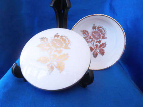WEDGWOOD GOLD TONQUIN round fluted TRINKET DISH WITH LID  #