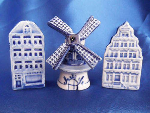 Miniature House - 2 Delft Blue Houses & Windmill