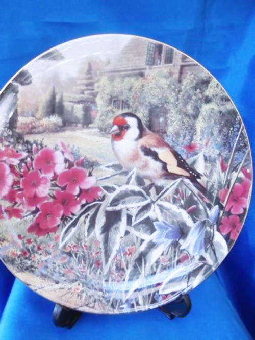 Stunning Wedgwood `Old English Gardens` Plate *
