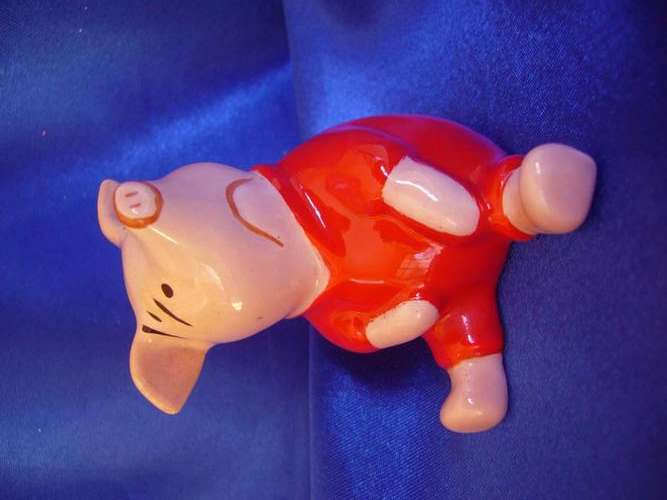 Beswick Disney Winnie The Pooh Series "PIGLET" 2214 Gold stamp