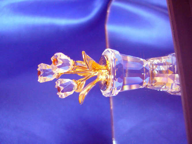GENUINE Swarovski White and Gold Flowers