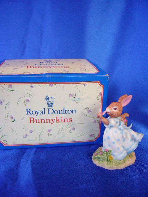 Royal Doulton - "Susan" Bunnykins Wildlife Spotting
