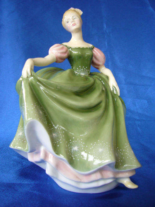 ROYAL DOULTON FIGURE HN2234 MICHELE LADY