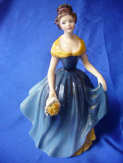 Royal Doulton Figurine " Melanie " HN2271