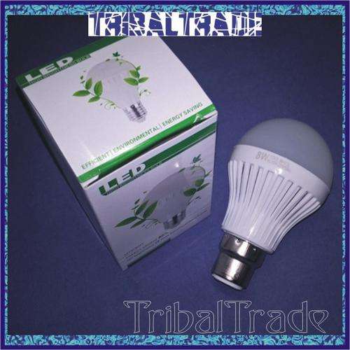10W LED COOL WHITE B22 BAYONET BULB - 12 to Go!! - CLEARANCE SALE!!