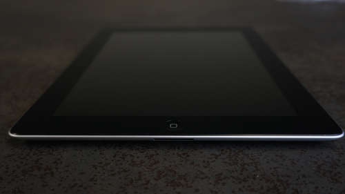 Apple iPad 2 (MC769LL/A) 9.7-Inch 16GB Tablet