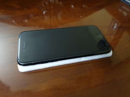 IPHONE 7 128gb BLACK + ROMOSS POWER BANK COVER
