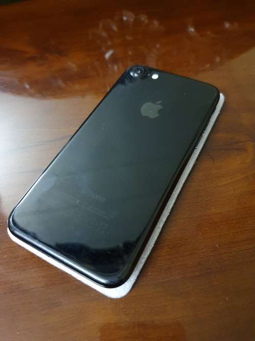 IPHONE 7 128gb BLACK + ROMOSS POWER BANK COVER