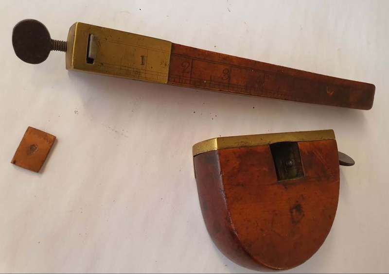 REDUCED! Unusual Vintage Marking / Slitting Gauge - Brass & Wood (Graduated Post)