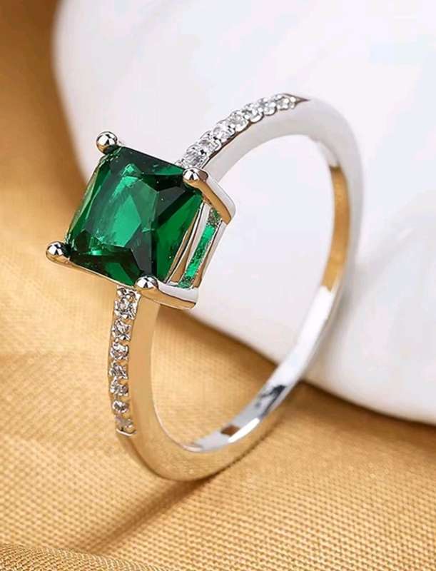 1pc Stainless Steel Micro-inlaid Vintage Simple Emerald Square Ring, European And American Style