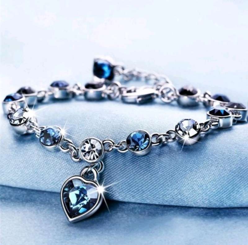 Rhinestone Decor Heart Charm Bracelet