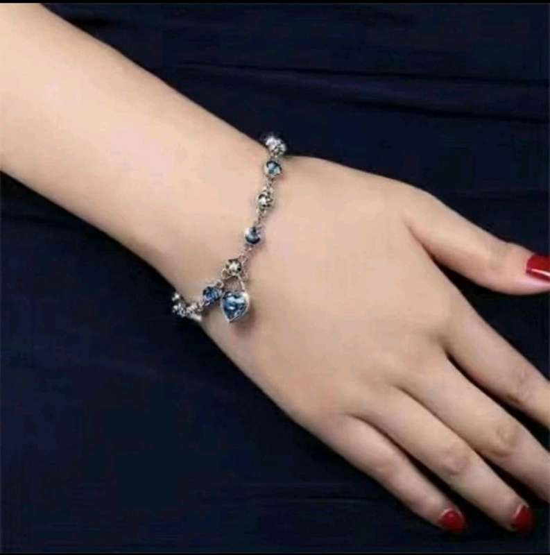Rhinestone Decor Heart Charm Bracelet
